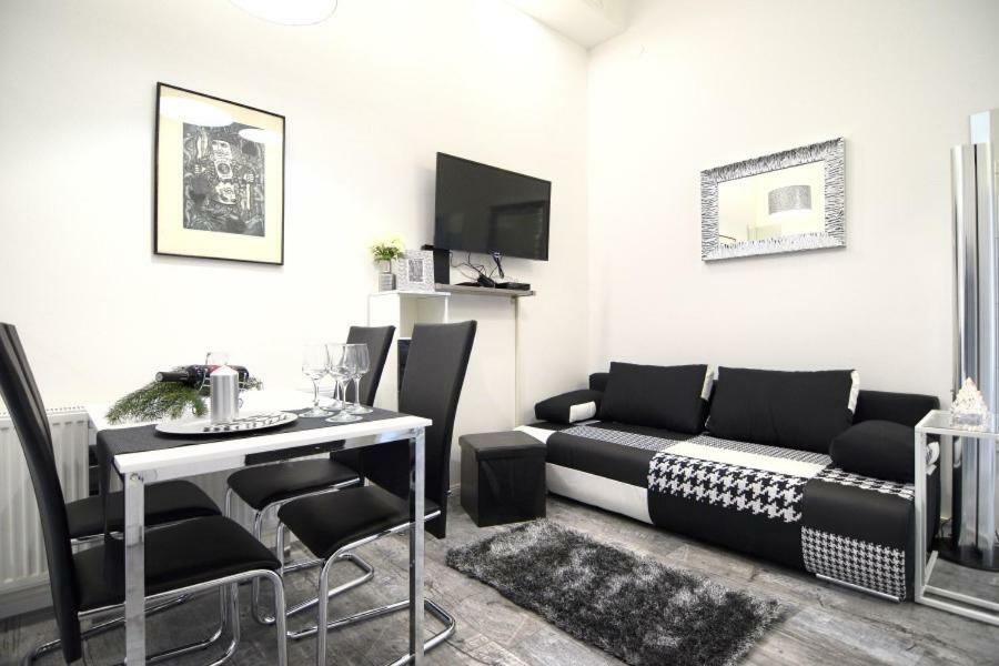 Lea Apartment - Free Parking In Front For 2 Cars Zagreb Exterior foto